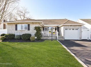 3686 Bridle Path, Bethpage, NY 11714
