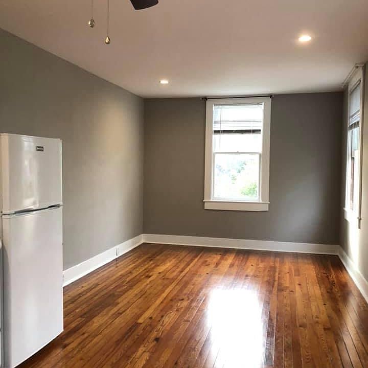 2nd image of 2418 Reynolds St