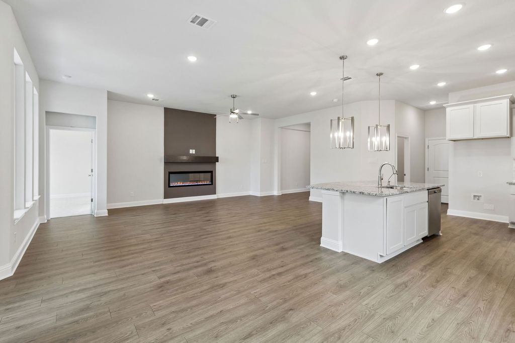 4552 Lyre Leaf Dr, Crowley, TX - View 5