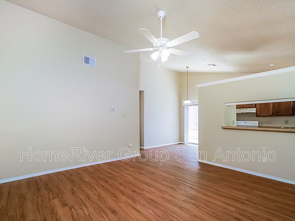 4th image of 14430 Edgemont St