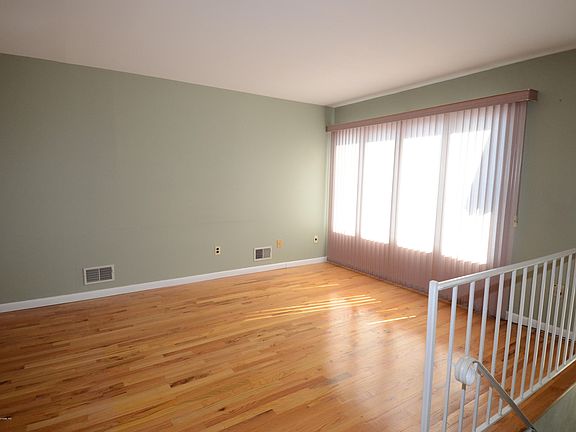 2nd image of 89 Titus Ave