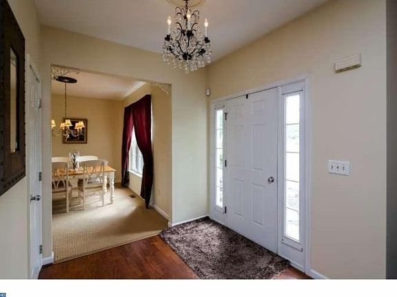 2nd image of 372 Autumn Hill Dr
