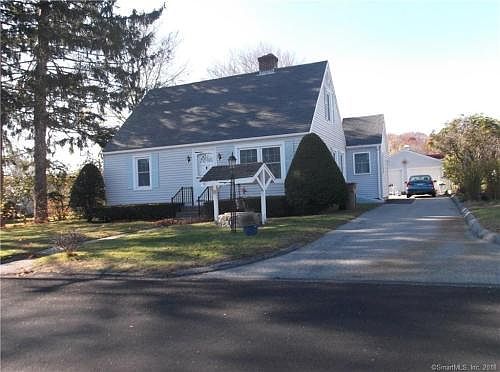 2nd image of 5 Huntley Ct