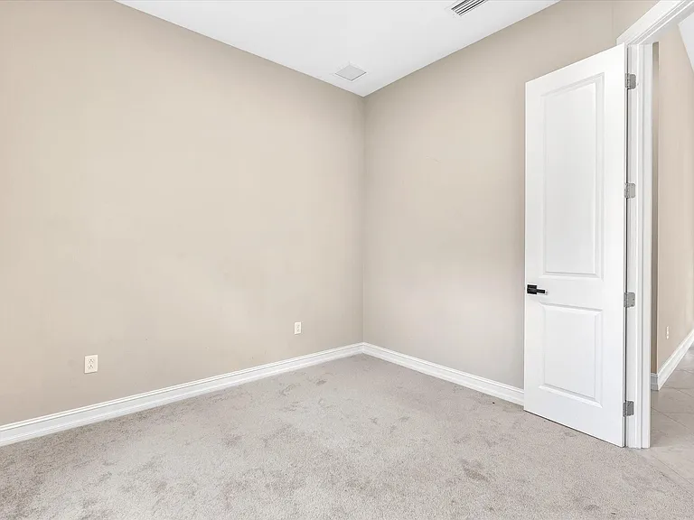 10630 SW 55th St — Photo 25