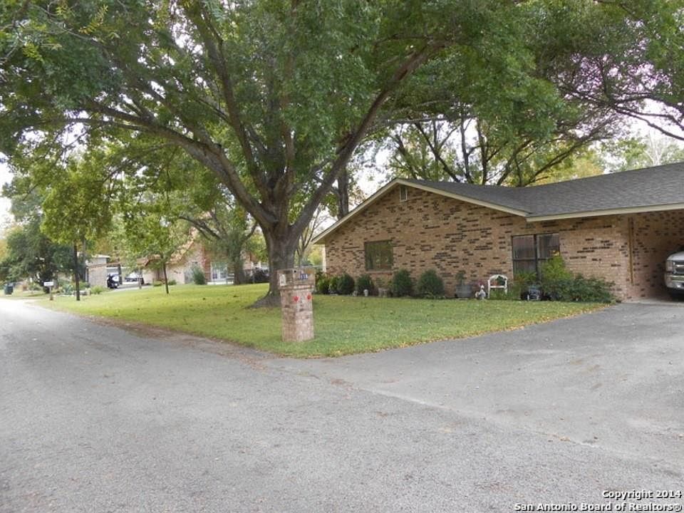 1st image of 118 Nueces Ln