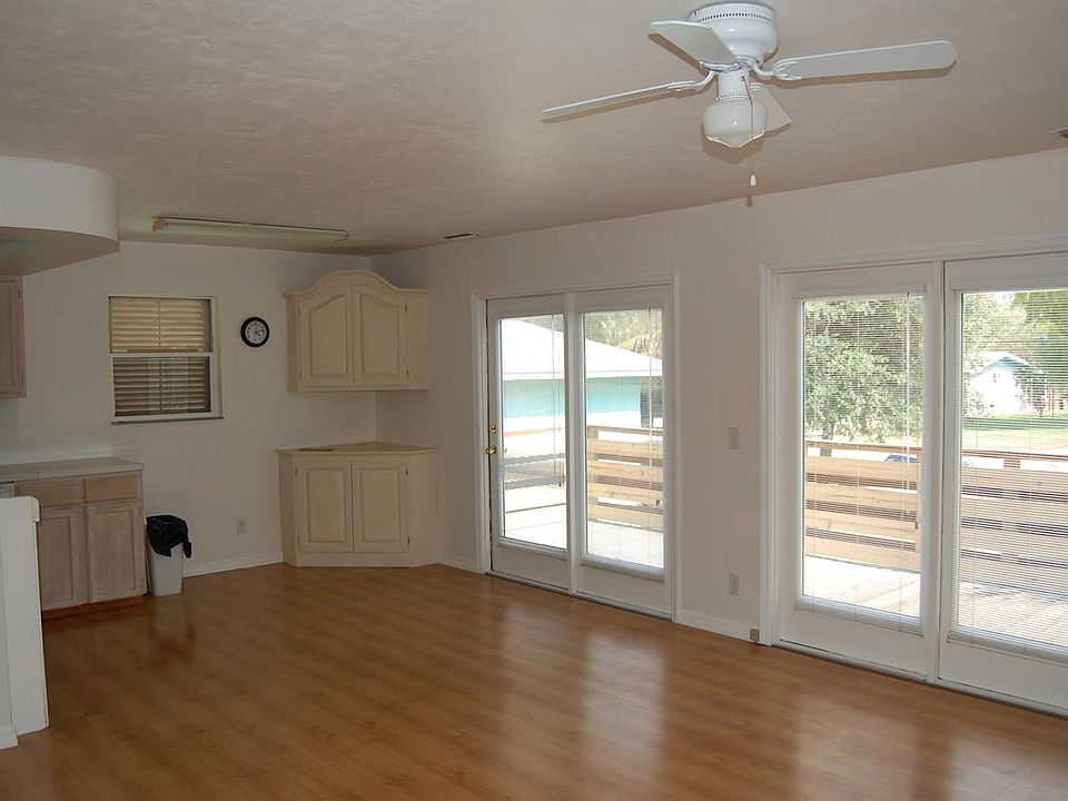 2nd image of 3043 Cottage Grove Ave