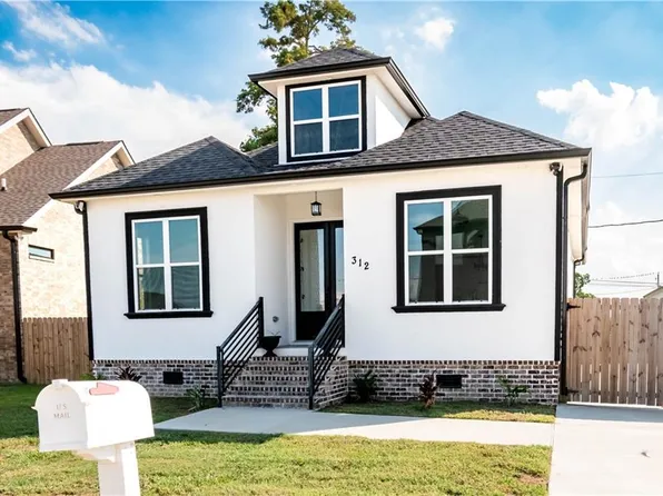 312 Llama Dr, Arabi, LA 70032