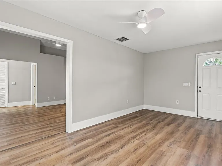 11462 Commercial St — Photo 28