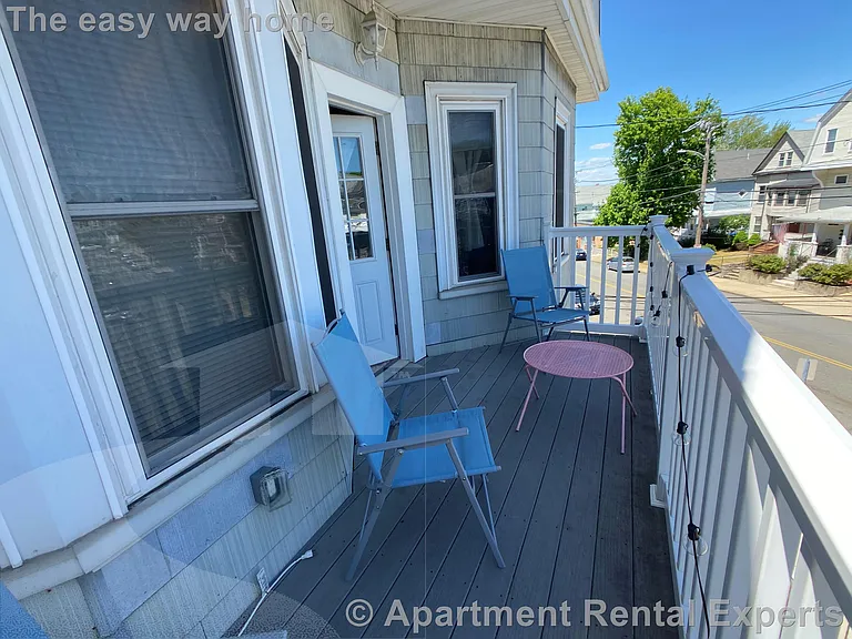 527 Main St #2 — Photo 21
