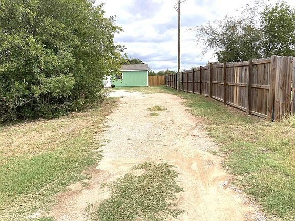 3rd image of 6803 River Oaks Dr