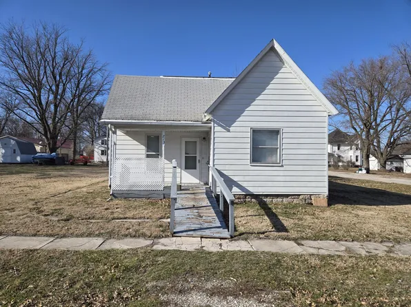 213 E Page St, Vandalia, MO 63382