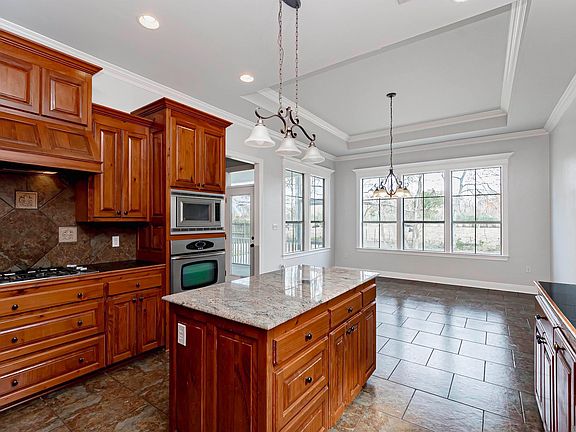 4th image of 15454 Summer Trace Dr