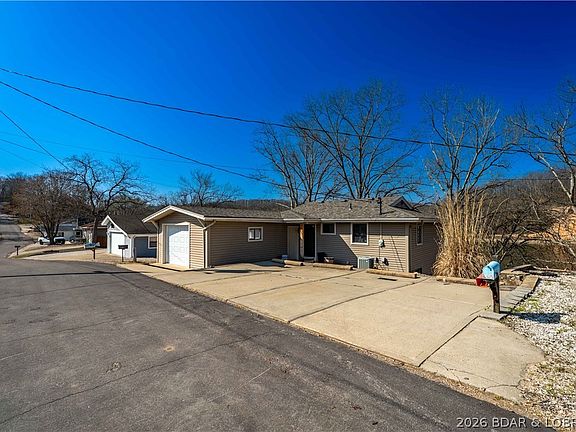 3rd image of 251 Glenroth Dr