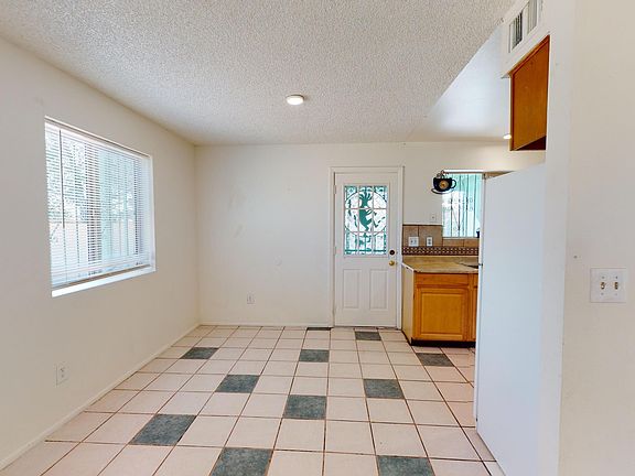 5th image of 5110 S Fremont Dr