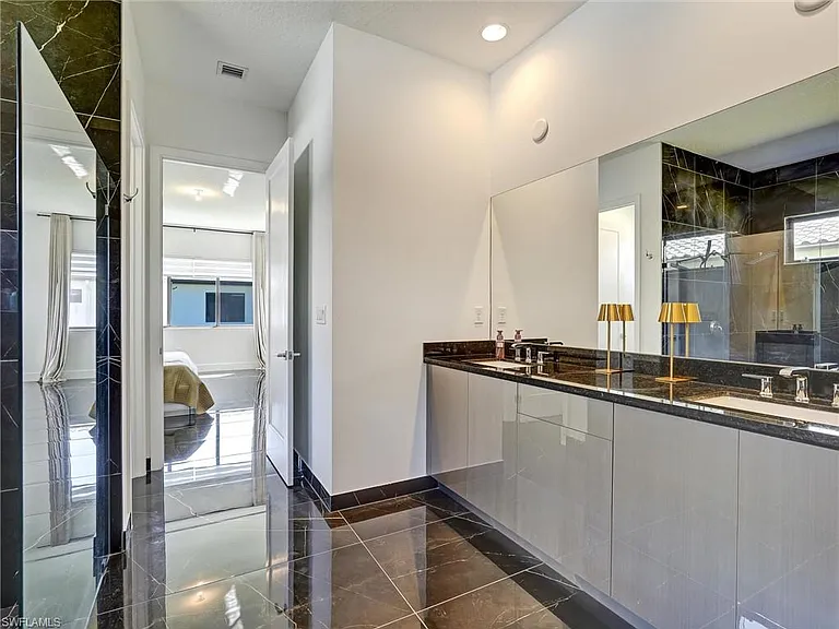 5126 Penella Ave — Photo 25