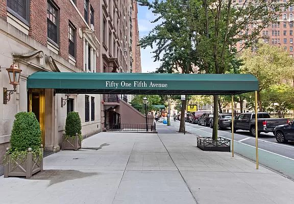 5th image of 51 5th Ave APT 6E