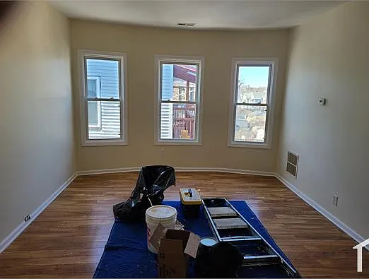 934 Hancock Ave #3L