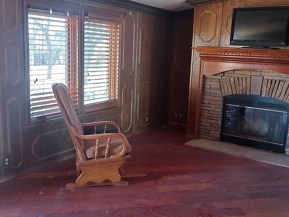 3rd image of 2-26498 E 670th Rd