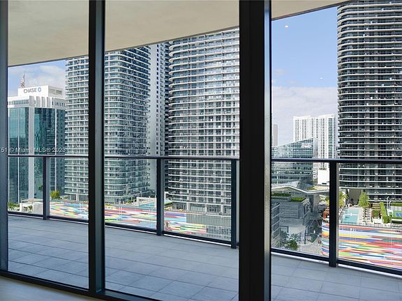 3rd image of 1000 Brickell Plz #2114