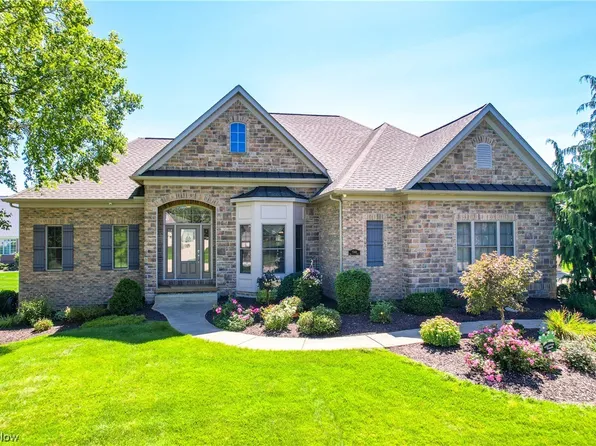 2568 Macnaughten St NW, North Canton, OH 44720