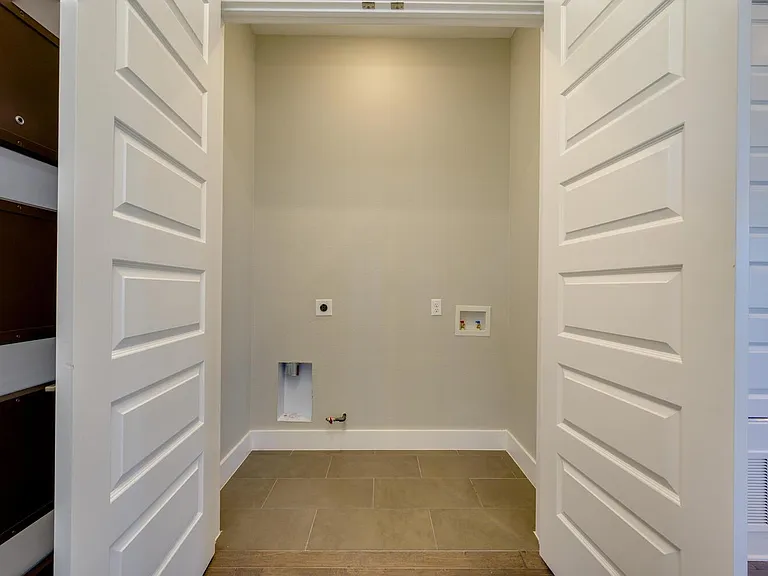 4325 Jackson Ave #2105 — Photo 33