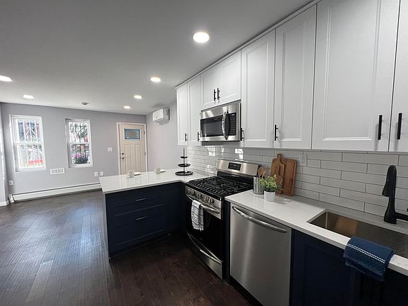 4th image of 58 Astor Pl Floor 2