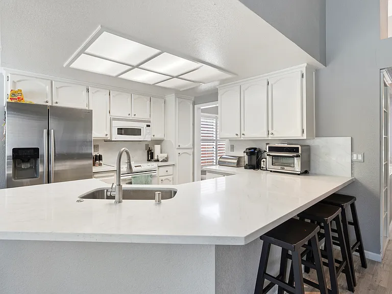 1206 Constitution Ct — Photo 6