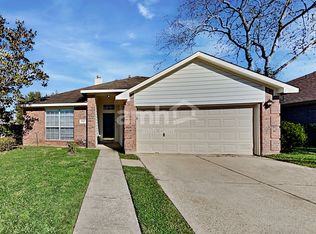 5103 Chase Park Ct, Bacliff, TX 77518