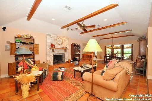 2nd image of 2819 Quail Oak St