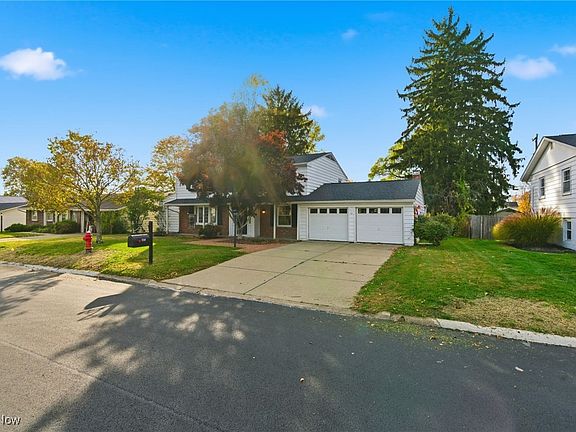 2nd image of 1209 Greenacre Dr