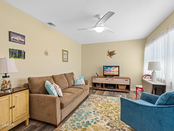 2nd image of 83 Cardinal Dr #A