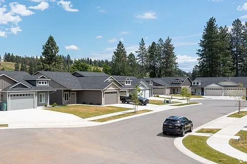 Maplewood Villas Photo 1