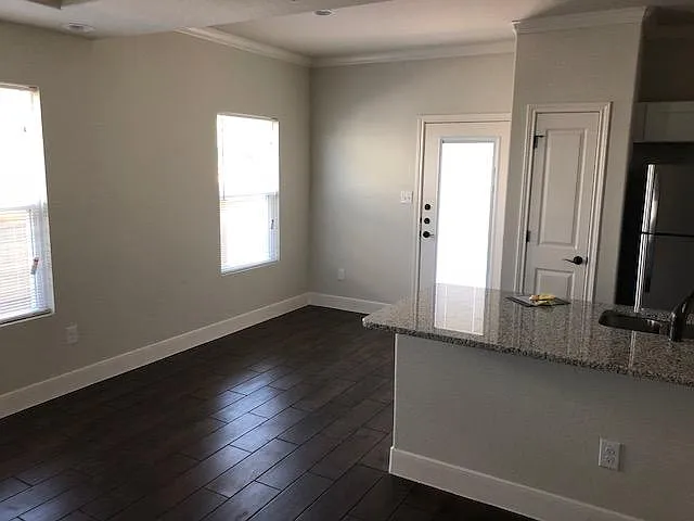 6307 Melanzane Ave #1 — Photo 11