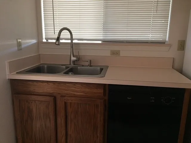 Kitchen sink - 22609 Bulson Rd