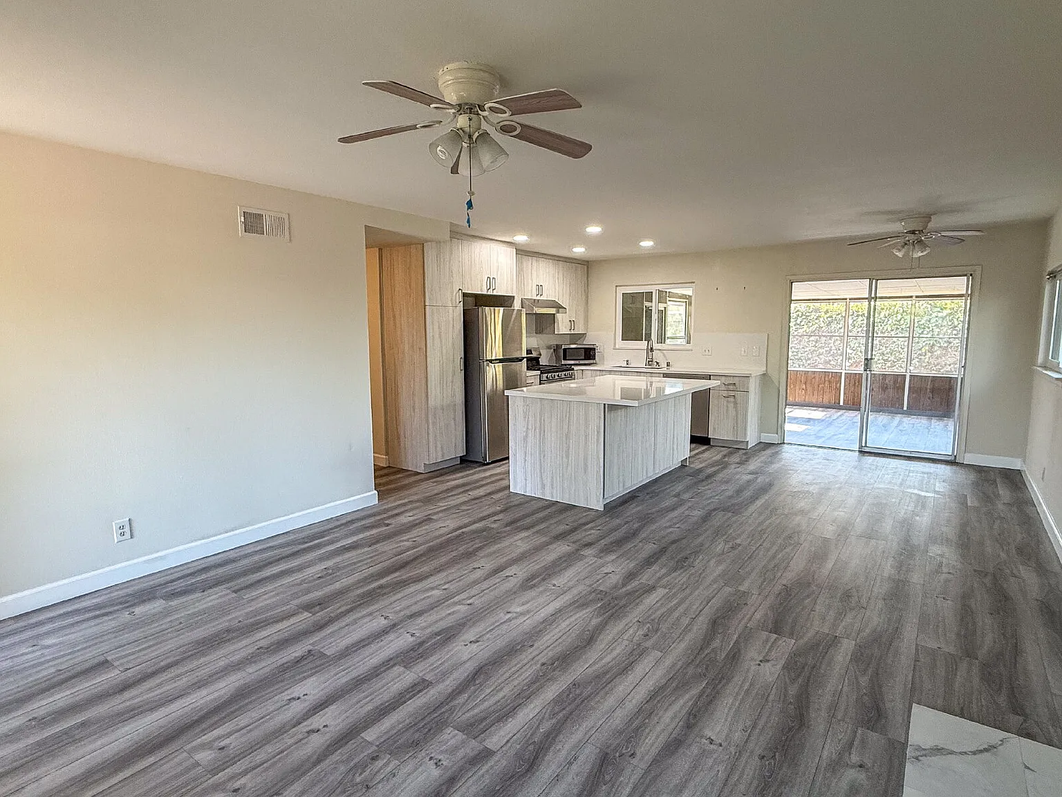 3 bed, 2.0 bath, 1148 sqft, $3,600 — Photo 4