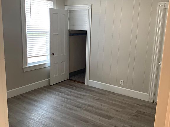 2nd image of 95 Clarence St Floor 1