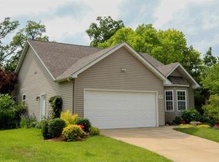 583 Indian Lake Dr, Wright City, MO 63390