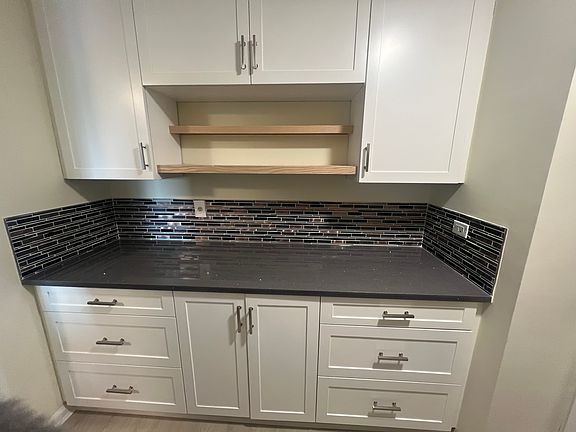 4th image of 333 Pearl St APT 23B