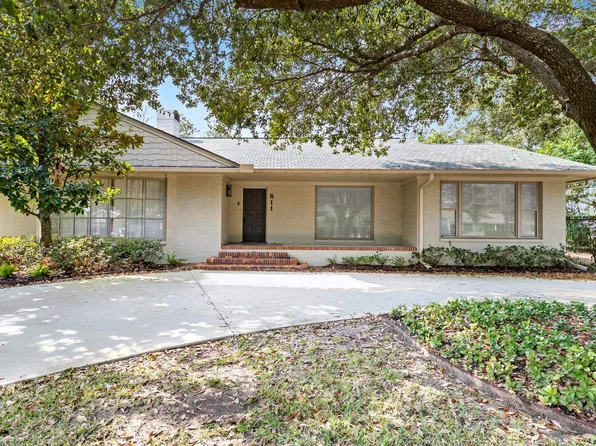 811 W Lucas Dr, Beaumont, TX 77706