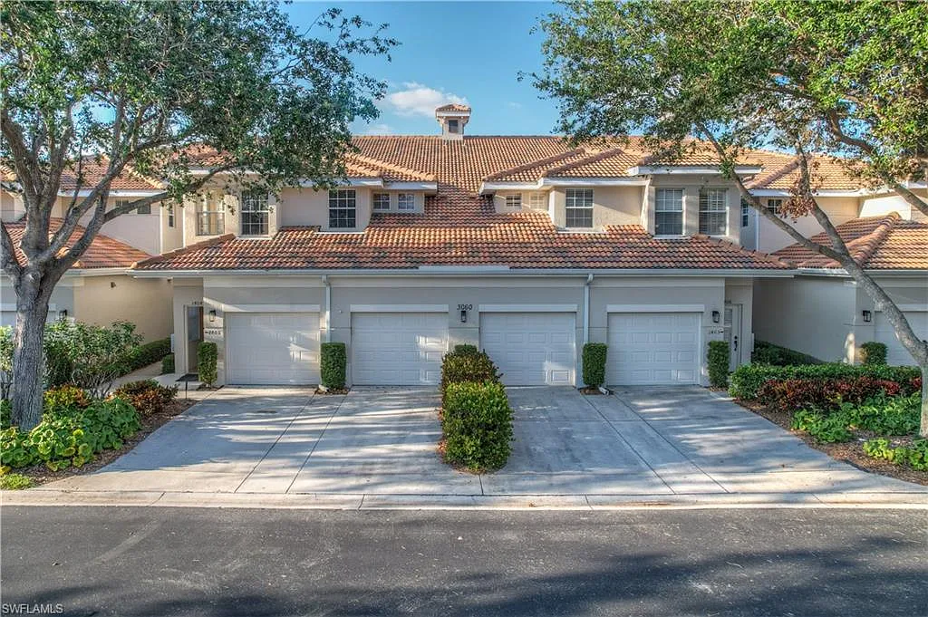 3 bed, 2.5 bath, 1818 sqft, $5,200 — Photo 1