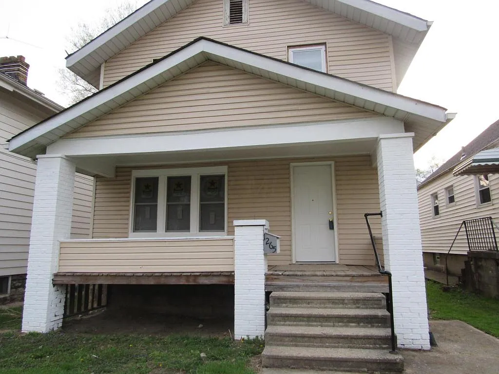 1265 S Champion Ave photo 1