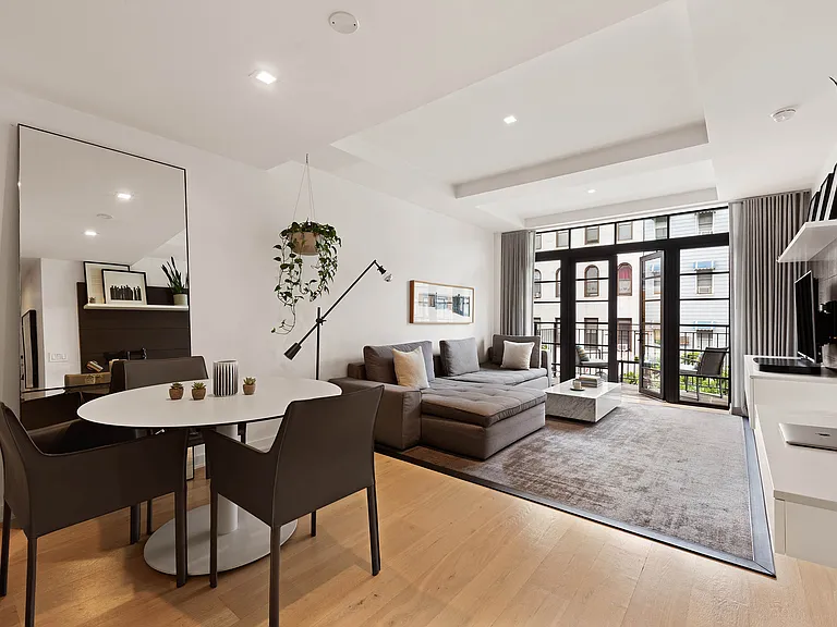 537 Lorimer St #302 — Photo 3