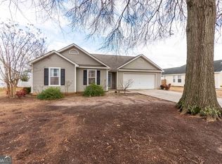 108 Mayfair Cir, Warner Robins, GA 31093