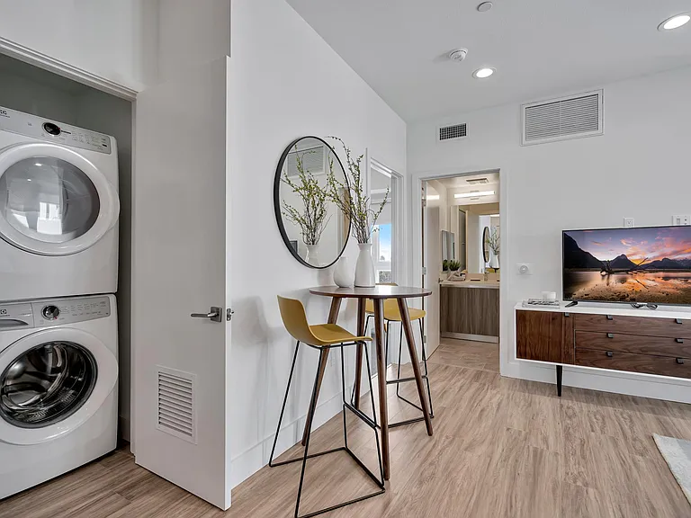 Motor & Tabor Apartments — Photo 7