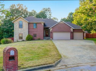 1555 Lacy Springs Dr, Marshfield, MO 65706
