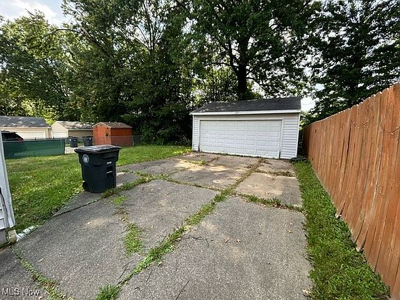 2nd image of 1312 Hardesty Blvd
