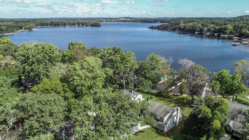 1st image of W325N6838 N Lake Dr