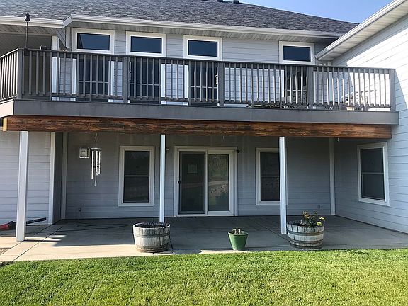 4th image of 327 Meadowlark Dr