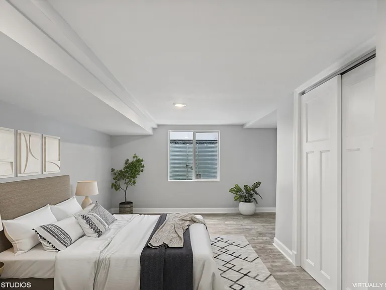 810 S Jackson St — Photo 14