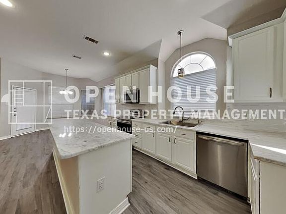 4th image of 1508 Brittany Ln